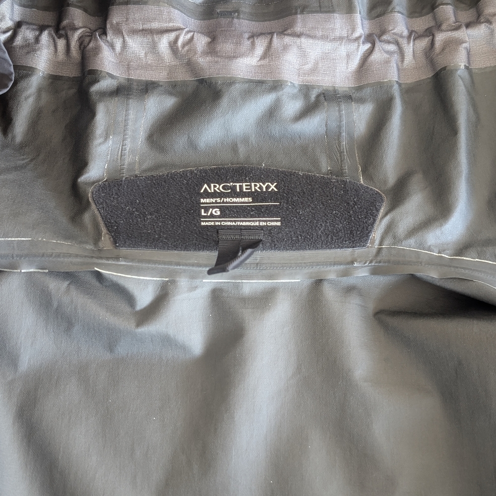 Arc'teryx Zeta SL Black Hooded Jacket Sz L Out Of Stock - Picture 6 of 9